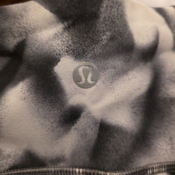 2 PAIRS LULULEMON TIGHTS - Picture 7 of 8